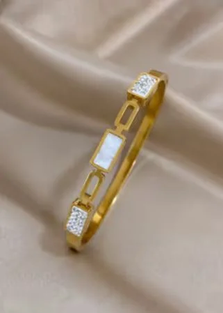 Elegant Gold Plated Geometric Bracelet for Women thumbnail