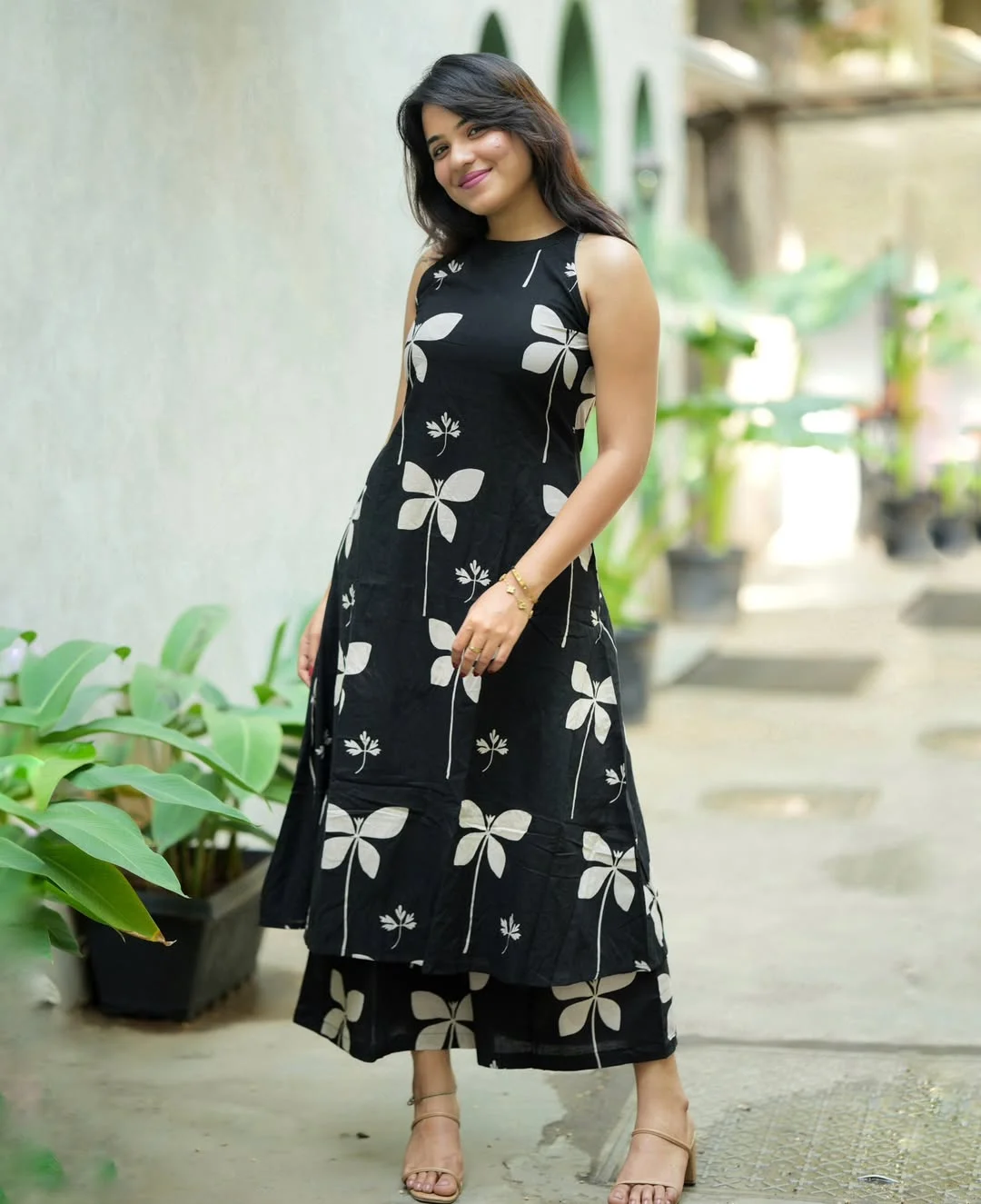 Women Black Floral Printed Premium Cotton Co-Ord Set – Sleeveless Kurta Top & Palazzo Pant Set | Stylish Casual & Summer Wear Coord Set for Women