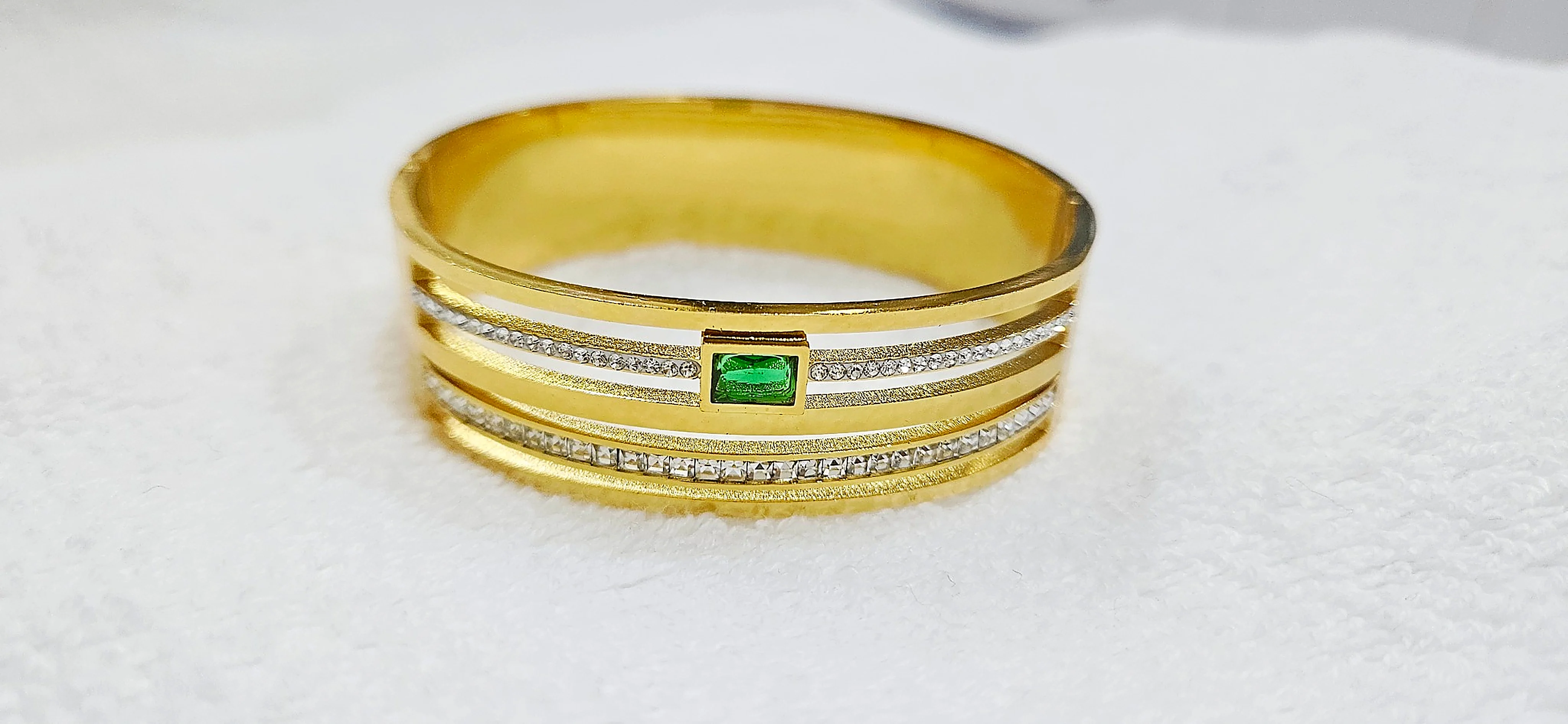 Luxury Gold Plated Crystal Studded Designer Bangle Bracelets for Women